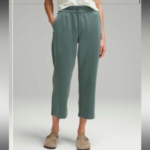 Lululemon Softstream High-Rise Straight Leg Cropped Pant